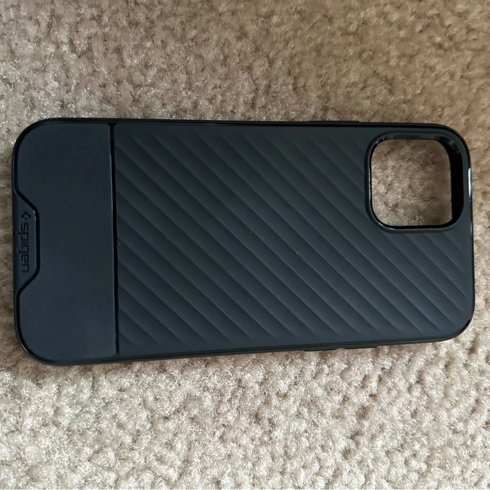 2 phone cases and 1 glass screen protector (for iPhone 12/12 pro)